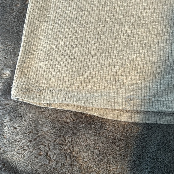 Small grey basic top - Picture 4 of 4